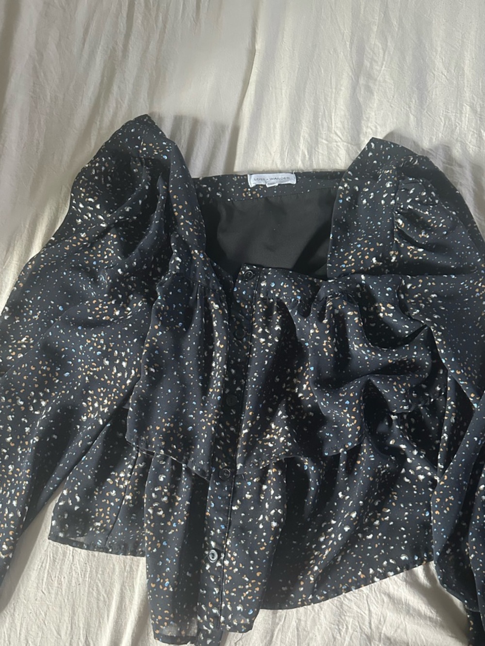 Lost + Wander Black Puff-Sleeve Ruffle Blouse with Neutral Speckle, size large